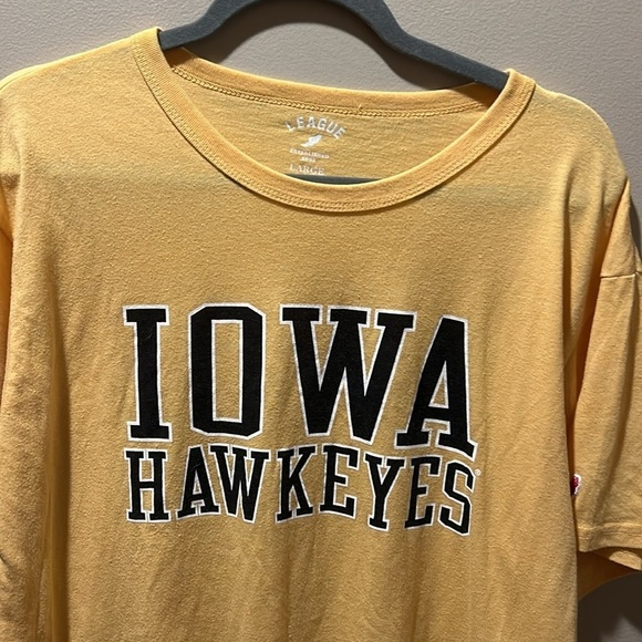 Iowa Hawkeyes Men’s T Shirt Size Large - Picture 2 of 4